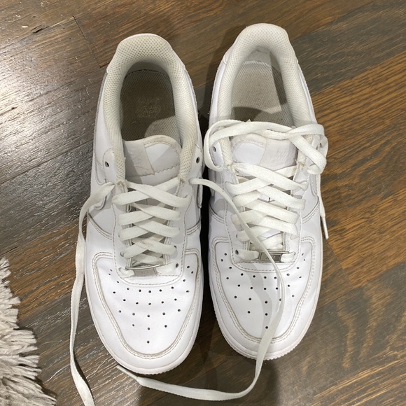 White size 7 air forces - Picture 6 of 8